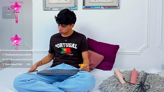 Snapshot of Santy_carrington chatting on 01.04.25 Santy carrington online show from 01.04.25