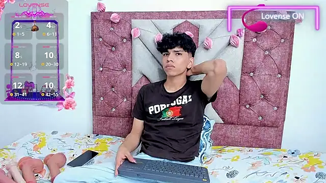 Snapshot of Santy_carrington chatting on 03.08.25 Santy carrington online show from 03.08.25