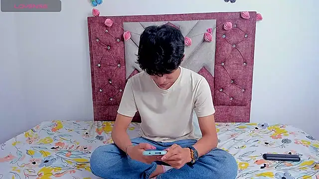 Snapshot of Santy_carrington chatting on 03.11.25 Santy carrington online show from 03.11.25