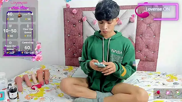 Snapshot of Santy_carrington chatting on 03.13.25 Santy carrington online show from 03.13.25