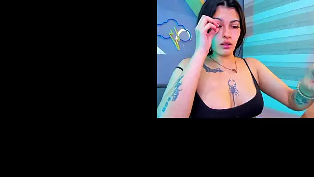 Snapshot of sairawit chatting on 02.25.25 sairawit online show from 02.25.25