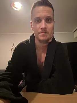 Snapshot of BWC69_69_69 chatting on 12.21.24 BWC69 69 69 online show from 12.21.24