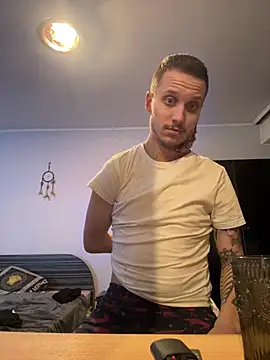 Snapshot of BWC69_69_69 chatting on 02.14.25 BWC69 69 69 online show from 02.14.25