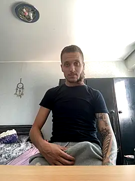 Snapshot of BWC69_69_69 chatting on 10.16.25 BWC69 69 69 online show from 10.16.25