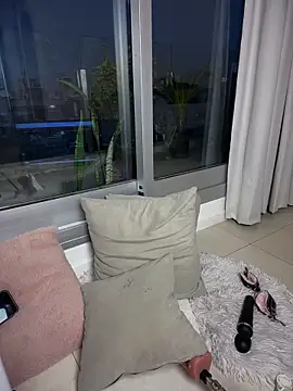 Snapshot of IvonneJoy chatting on 02.25.26 IvonneJoy online show from 02.25.26