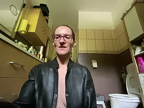Milky hairy mommy online show from 04.23.26