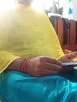 Snapshot of Tamil--Rani chatting on 01.05.25 Tamil--Rani online show from 01.05.25