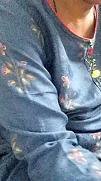 Snapshot of Tamil--Rani chatting on 01.11.25 Tamil--Rani online show from 01.11.25