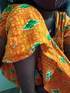 Snapshot of Tamil--Rani chatting on 02.13.25 Tamil--Rani online show from 02.13.25