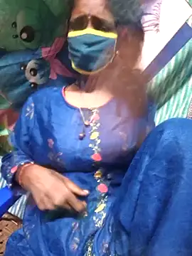 Snapshot of Tamil--Rani chatting on 09.13.25 Tamil--Rani online show from 09.13.25