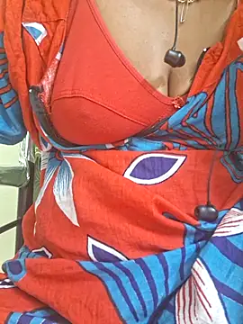 Snapshot of Tamil--Rani chatting on 02.12.26 Tamil--Rani online show from 02.12.26