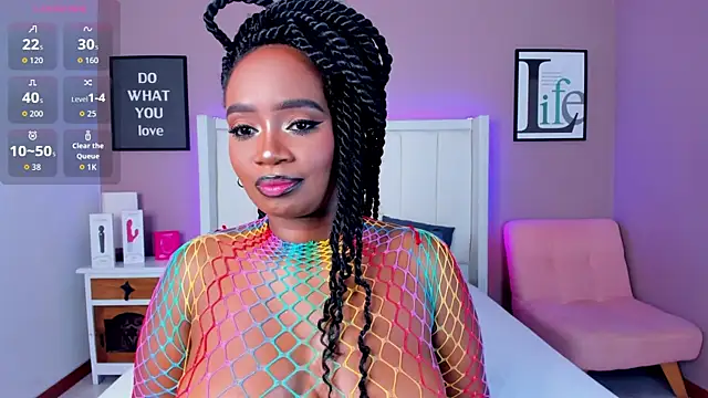 Britanymooree online show from 12.03.25