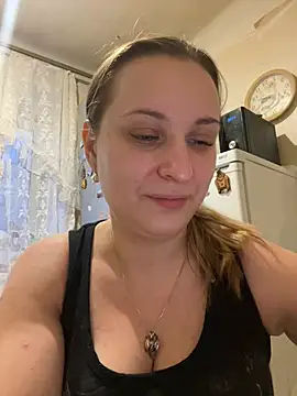 Snapshot of OlgaBuzzz chatting on 12.18.24 OlgaBuzzz online show from 12.18.24