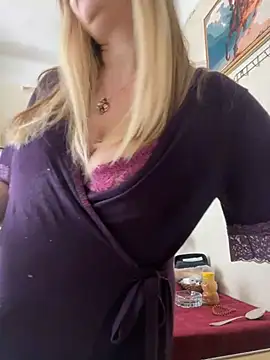 Snapshot of OlgaBuzzz chatting on 02.10.25 OlgaBuzzz online show from 02.10.25