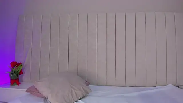 Snapshot of Littleolivia_ chatting on 01.22.25 Littleolivia online show from 01.22.25