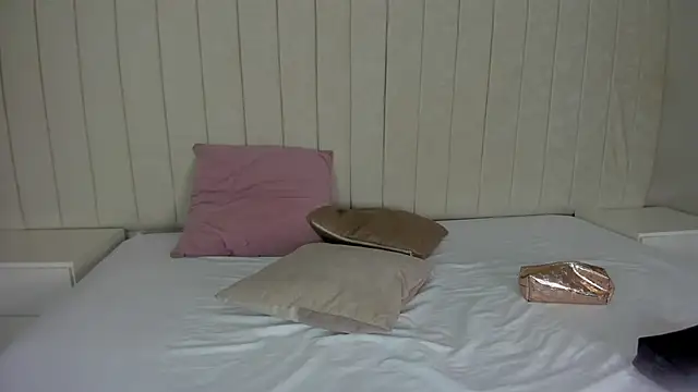 Snapshot of Littleolivia_ chatting on 02.21.25 Littleolivia online show from 02.21.25