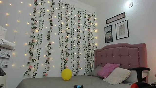 Snapshot of Debora_brown chatting on 01.11.25 Debora brown online show from 01.11.25