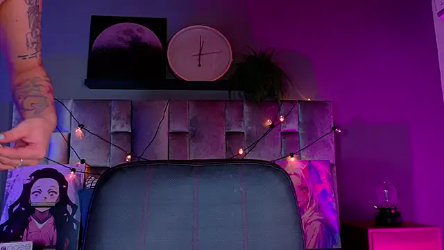 AmbarHills 1 online show from 11.14.25