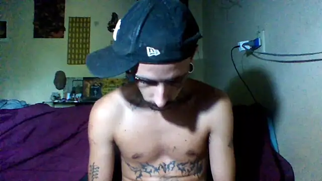 Snapshot of sellvageria chatting on 02.15.26 sellvageria online show from 02.15.26