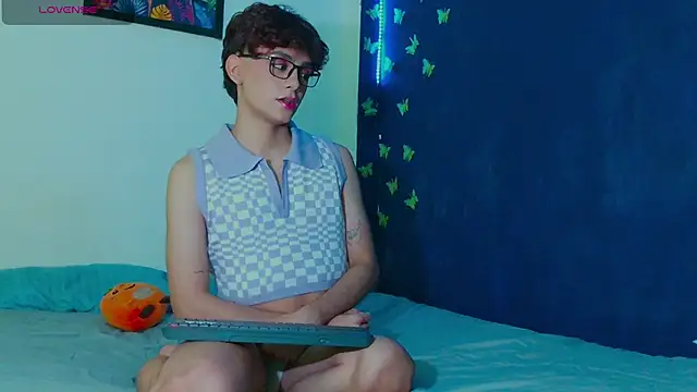 arnold laurent  online show from 12.15.25