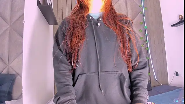 Snapshot of AbbyWathson chatting on 11.03.25 AbbyWathson online show from 11.03.25