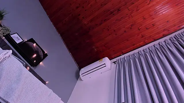 Snapshot of AbbyWathson chatting on 11.11.25 AbbyWathson online show from 11.11.25