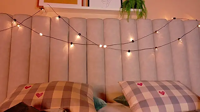 Snapshot of AbbyWathson chatting on 11.13.25 AbbyWathson online show from 11.13.25