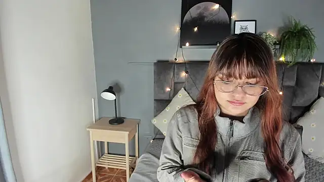 Snapshot of AbbyWathson chatting on 11.19.25 AbbyWathson online show from 11.19.25