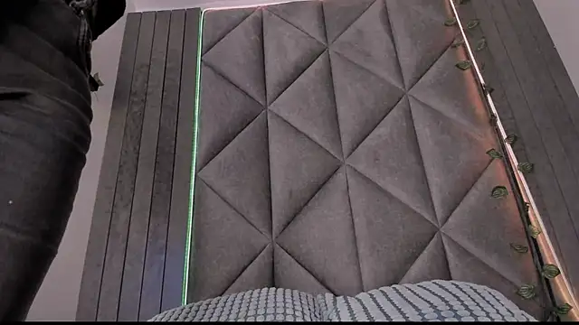 Snapshot of AbbyWathson chatting on 11.20.25 AbbyWathson online show from 11.20.25