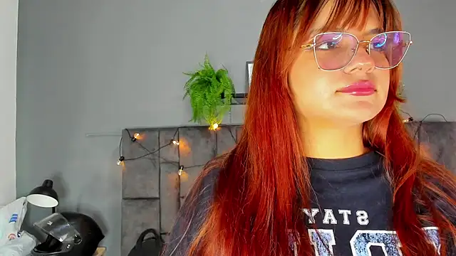 Snapshot of AbbyWathson chatting on 11.21.25 AbbyWathson online show from 11.21.25