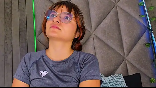 Snapshot of AbbyWathson chatting on 11.22.25 AbbyWathson online show from 11.22.25