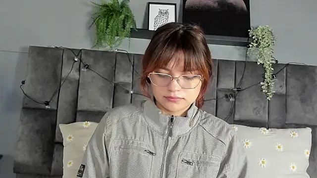 Snapshot of AbbyWathson chatting on 11.24.25 AbbyWathson online show from 11.24.25