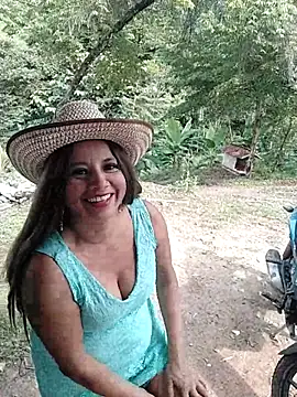 Snapshot of andreu_mature chatting on 02.13.26 andreu mature online show from 02.13.26