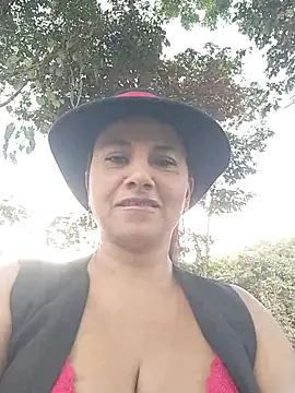 Snapshot of andreu_mature chatting on 02.17.26 andreu mature online show from 02.17.26