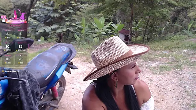 Snapshot of andreu_mature chatting on 02.23.26 andreu mature online show from 02.23.26