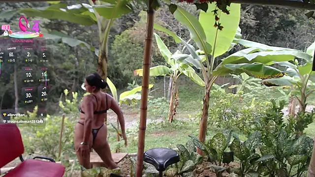 Snapshot of andreu_mature chatting on 04.07.26 andreu mature online show from 04.07.26