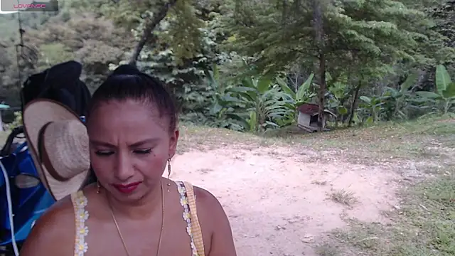 Snapshot of andreu_mature chatting on 04.09.26 andreu mature online show from 04.09.26