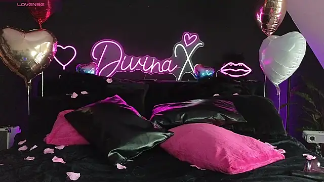 Divina X  online show from 02.14.25