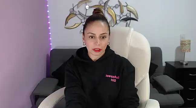 Snapshot of NicoleKitty_ chatting on 02.16.25 NicoleKitty online show from 02.16.25