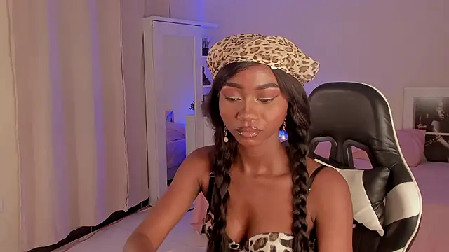 Snapshot of SavannahWildee chatting on 12.05.24 SavannahWildee online show from 12.05.24