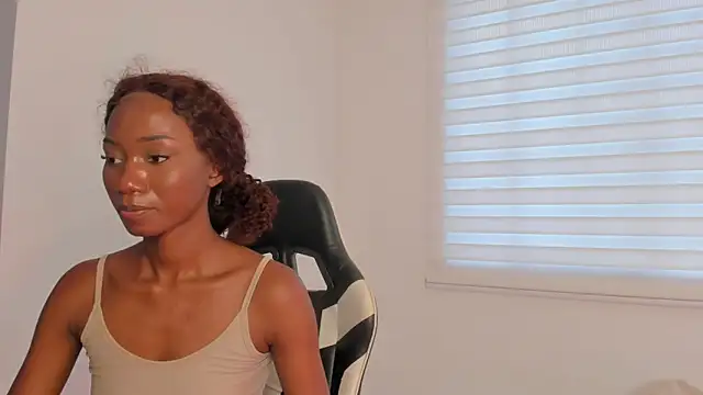 Snapshot of SavannahWildee chatting on 06.18.26 SavannahWildee online show from 06.18.26
