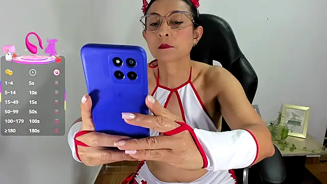 Snapshot of donna_cherry chatting on 03.18.25 donna cherry online show from 03.18.25