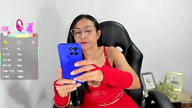 Snapshot of donna_cherry chatting on 03.23.25 donna cherry online show from 03.23.25