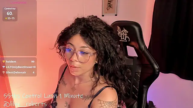 Snapshot of LilyRobertts chatting on 02.23.25 LilyRobertts online show from 02.23.25