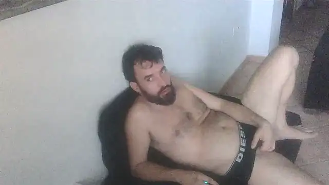 Snapshot of FJcouple chatting on 01.08.25 FJcouple online show from 01.08.25