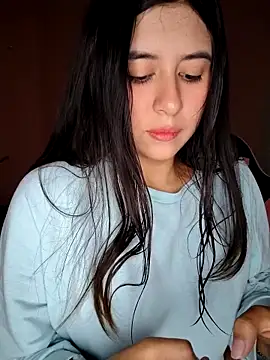  maiahairy  online show from 12.13.25