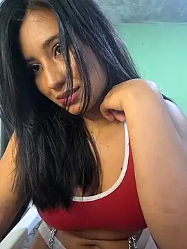 Snapshot of yuliparis chatting on 12.11.24 yuliparis online show from 12.11.24