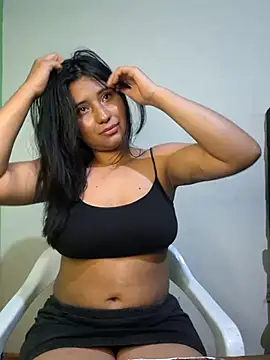 Snapshot of yuliparis chatting on 02.11.25 yuliparis online show from 02.11.25