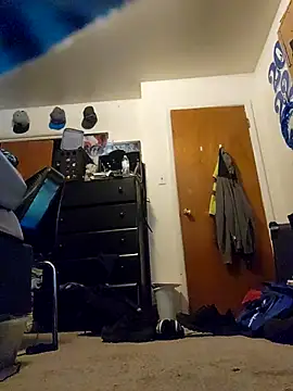 Snapshot of LovesickTheory6 chatting on 10.13.25 LovesickTheory6 online show from 10.13.25