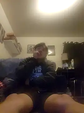 Snapshot of LovesickTheory6 chatting on 12.18.25 LovesickTheory6 online show from 12.18.25